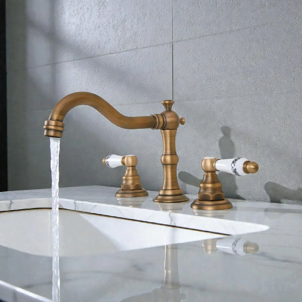 Vintage Retro Antique Brass Deck Mounted Dual Handles Widespread Bathroom 3 Holes Basin Faucet Mixer Water Taps man072