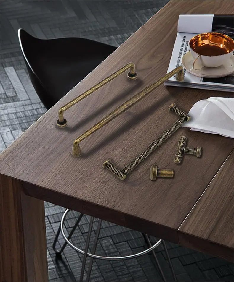 Bedroom Kitchen Cupboard Handle Ceramic Brass Zinc Alloy Furniture Door Handle Knob Symmetrical Architectural Hardware Bars