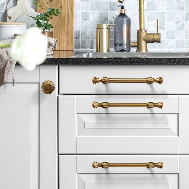 Antique-Bronze Cabinet Handle Retro Wardrobe & Kitchen-Cabinet Pull American Single-Hole Drawer Knob Zinc-Alloy Furniture Handle